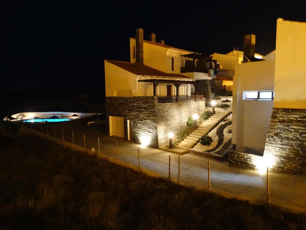 Falesias Da Arrifana Praia da Arrifana Exterior foto